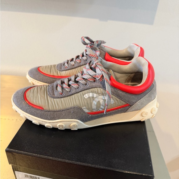 CHANEL Shoes - Authentic CHANEL Gray & red Women Low-Top Sneakers with Interlocking CC